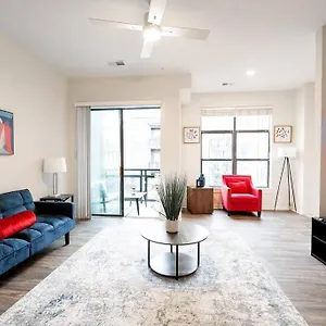 Luxury Wifi, Gym, Pool, Shops & Food! Unit 329 , Charlotte United States